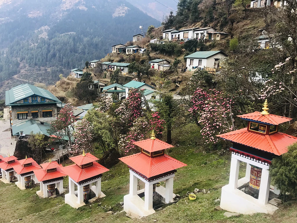 Pikey Peak Trekking Route in Lower Everest region of Nepal